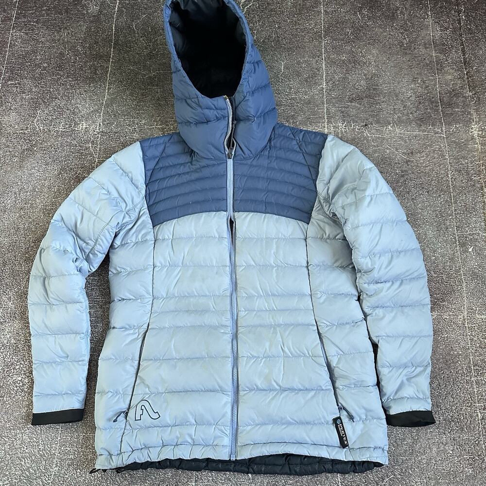 Women's Flylow Betty Down Powder Blue Color Block Hooded Zip Puffer Jacket Sz XS